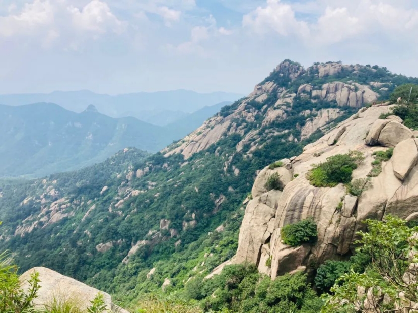 1689296625194312.jpg 爬山2.jpg